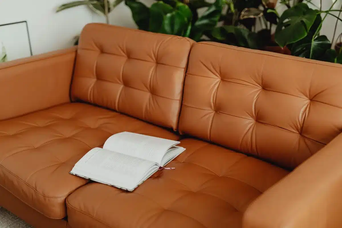 Remplacement de mousse dans les coussins d'un canapé en cuir