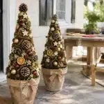 Noël DIY: 6 topiaires festifs pour votre porche d'entrée